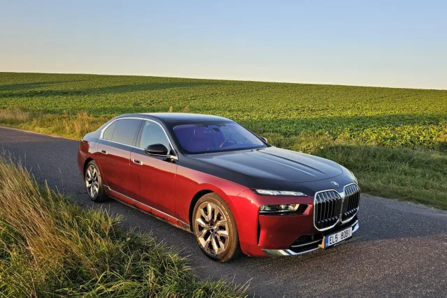 Test BMW 750e xDrive | plug-in hybrid (2023)