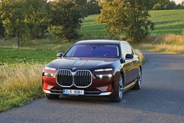 Test BMW 750e xDrive | plug-in hybrid (2023)