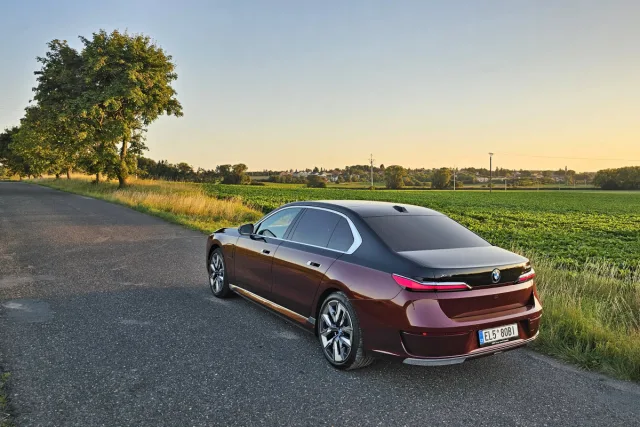 Test BMW 750e xDrive | plug-in hybrid (2023)