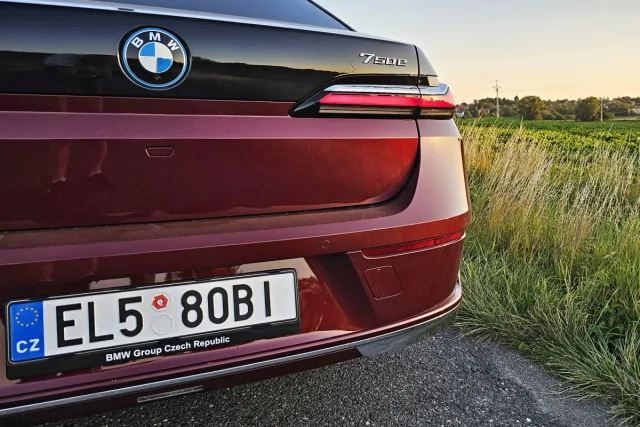 Test BMW 750e xDrive | plug-in hybrid (2023)