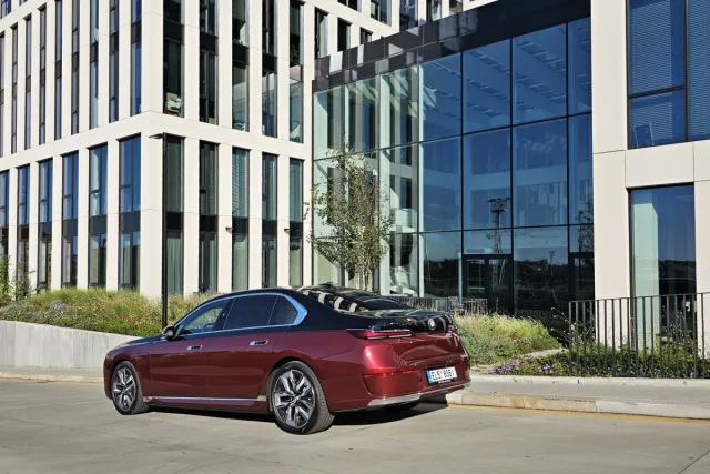Test BMW 750e xDrive | plug-in hybrid (2023)