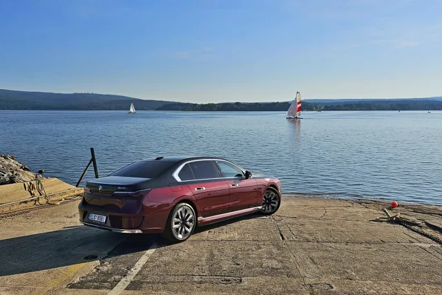 Test BMW 750e xDrive | plug-in hybrid (2023)