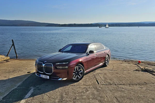 Test BMW 750e xDrive | plug-in hybrid (2023)
