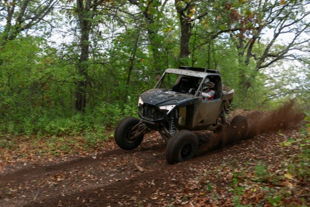 Sébastien Loeb Racing testuje v USA před Dakarem 2024 nový Polaris RZR Pro R Factory
