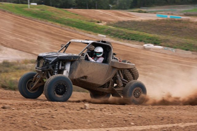 Sébastien Loeb Racing testuje v USA před Dakarem 2024 nový Polaris RZR Pro R Factory
