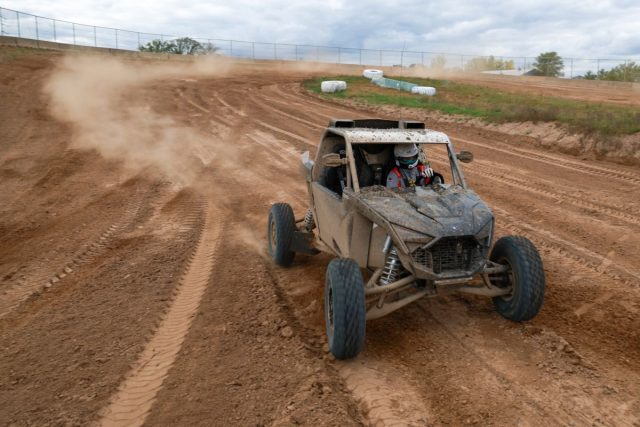 Sébastien Loeb Racing testuje v USA před Dakarem 2024 nový Polaris RZR Pro R Factory