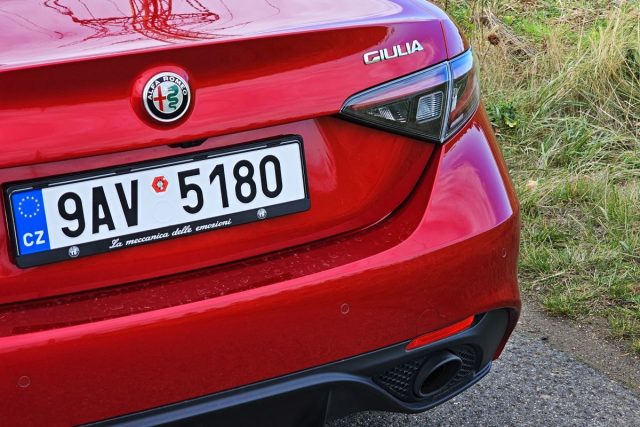 Test Alfa Romeo Giulia Veloce 2,0 Turbo Q4 (2023)