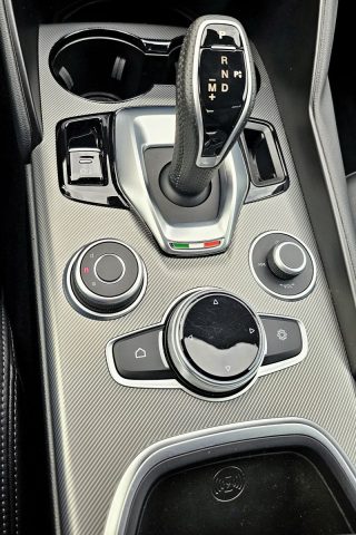 Test Alfa Romeo Giulia Veloce 2,0 Turbo Q4 (2023)