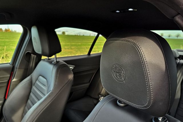 Test Alfa Romeo Giulia Veloce 2,0 Turbo Q4 (2023)