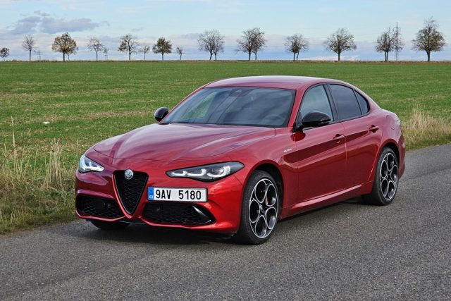 Test Alfa Romeo Giulia Veloce 2,0 Turbo Q4 (2023)