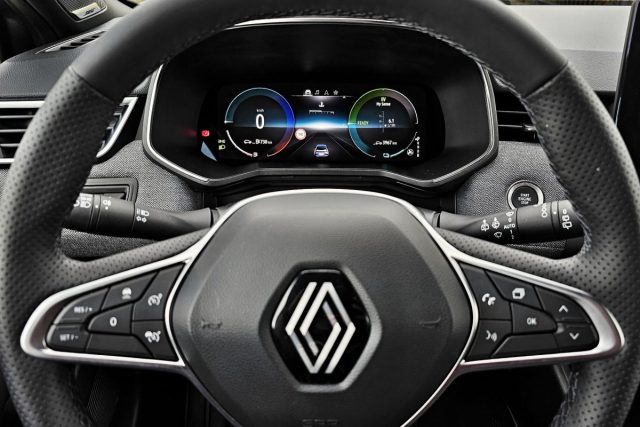 Test Renault Clio E-Tech full hybrid 145 (2023)