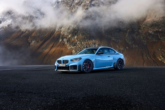BMW M2 Coupé s koly s centrální středovou maticí z programu BMW M Performance Parts