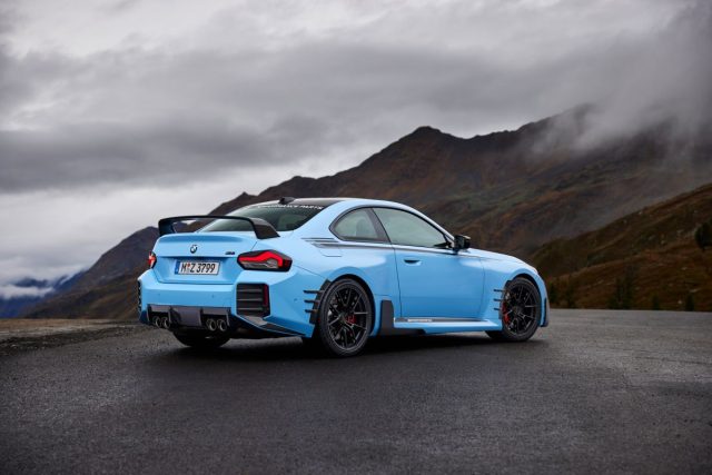 BMW M2 Coupé s koly s centrální středovou maticí z programu BMW M Performance Parts