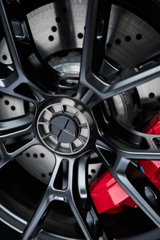 BMW M2 Coupé s koly s centrální středovou maticí z programu BMW M Performance Parts