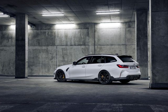 BMW M3 Touring s koly s centrální středovou maticí z programu BMW M Performance Parts