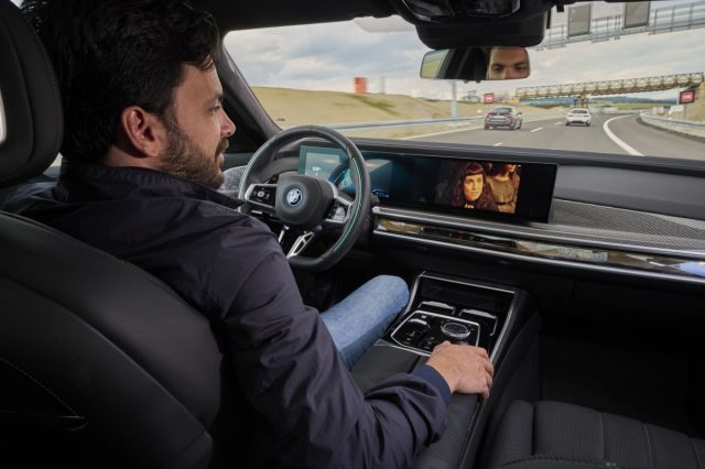 bmw_rady_7-autonomni_rizeni-rezim_3