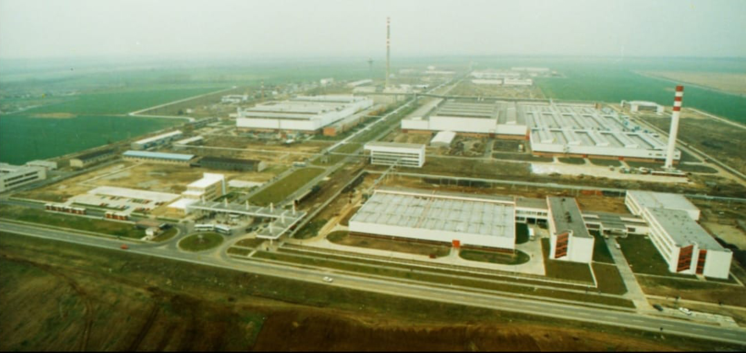 Historický snímek bratislavské automobilové továrny z 80. let 20. století
