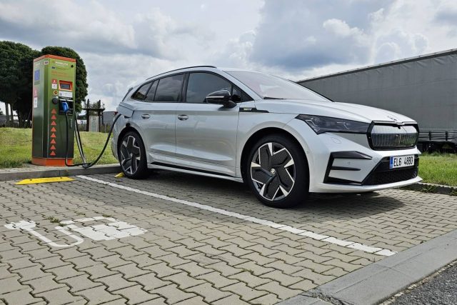 skoda_enyaq_rs_iv-dobijeni-test-elektromobil