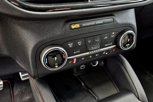 Test Ford Kuga Graphite Tech 2.5 Duratec Hybrid AWD (2023)