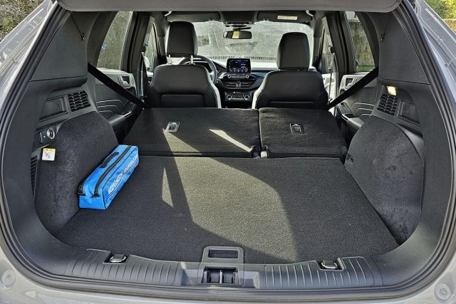 Test Ford Kuga Graphite Tech 2.5 Duratec Hybrid AWD (2023)