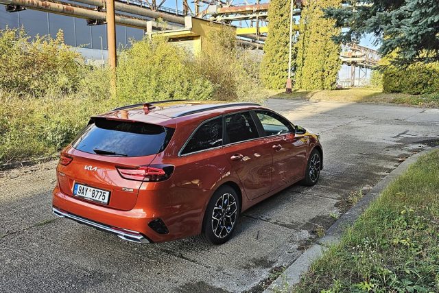 Test Kia Ceed SW 1.5 T-GDI 7DCT (2023)