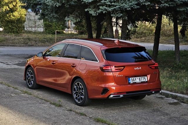 Test Kia Ceed SW 1.5 T-GDI 7DCT (2023)