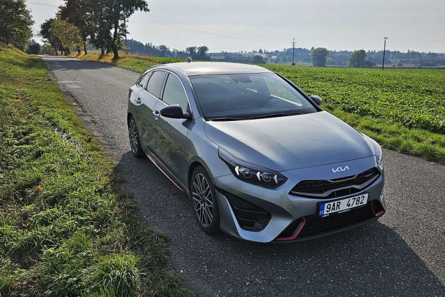 Test Kia ProCeed GT 1.6 T-GDI DCT (2023)