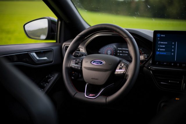 Ford Focus ST Track Pack s nastavitelným podvozkem jsme vzali na Severní smyčku Nürburgringu | Foto: Hugo Kottás