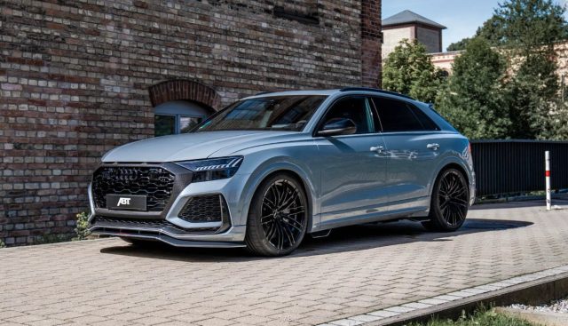 Velká kola, pořádná porce výkonu navíc a nižší světlá výška. ABT se podíval na zoubek Audi RS Q8