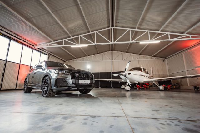 Audi_Q7-obrneny_vuz-SVOS_Prelouc