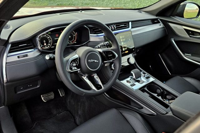 Test Jaguar F-Pace D300 (2023)