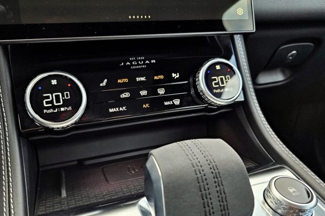 Test Jaguar F-Pace D300 (2023)