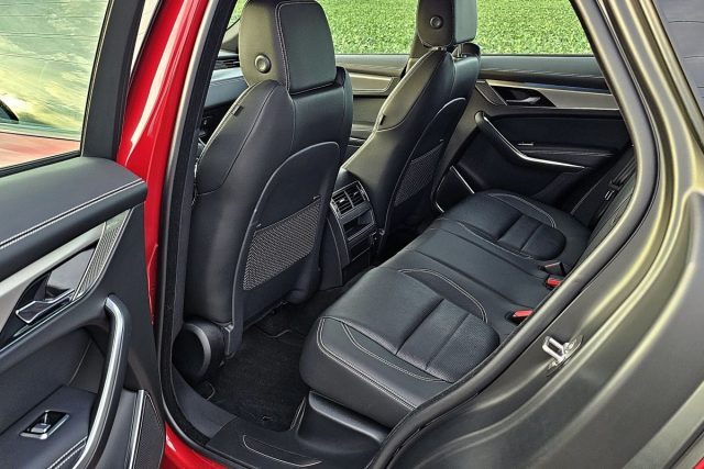 Test Jaguar F-Pace D300 (2023)