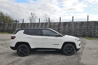 Test Jeep Compass 4xe 1.3 Turbo 240k | plug-in hybrid (2023)