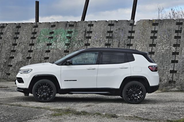 Test Jeep Compass 4xe 1.3 Turbo 240k | plug-in hybrid (2023)
