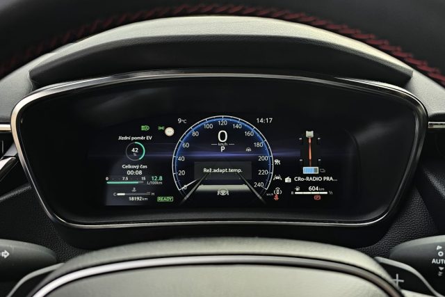 Test Toyota Corolla TS GR Sport 2.0 Hybrid e‑CVT (2023)