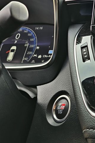 Test Toyota Corolla TS GR Sport 2.0 Hybrid e‑CVT (2023)