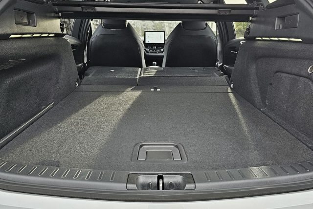 Test Toyota Corolla TS GR Sport 2.0 Hybrid e‑CVT (2023)