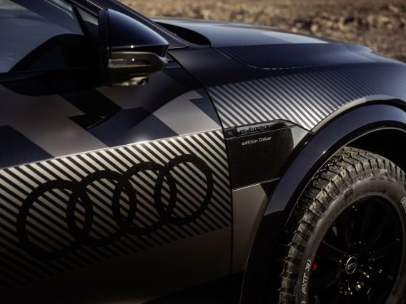 Audi Q8 e-tron edition Dakar