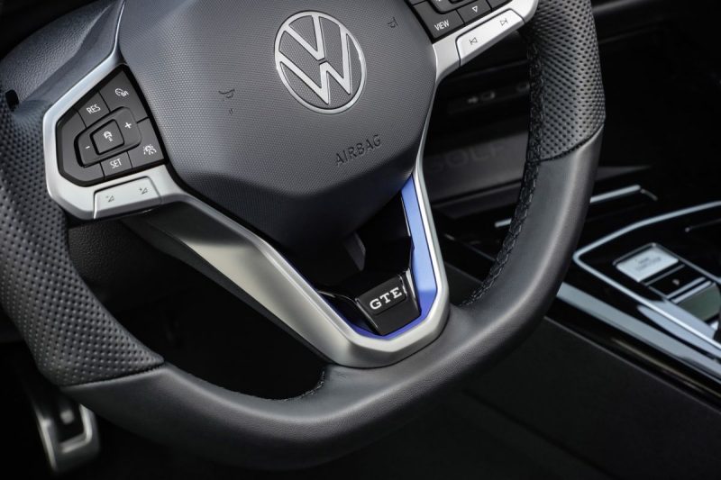 2024 Volkswagen Golf GTE | facelift