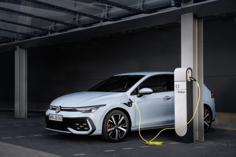 2024 Volkswagen Golf GTE | facelift