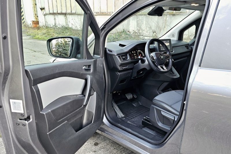 Test Renault Kangoo Van L2H1 Extra Blue dCi 115 EDC (2024)