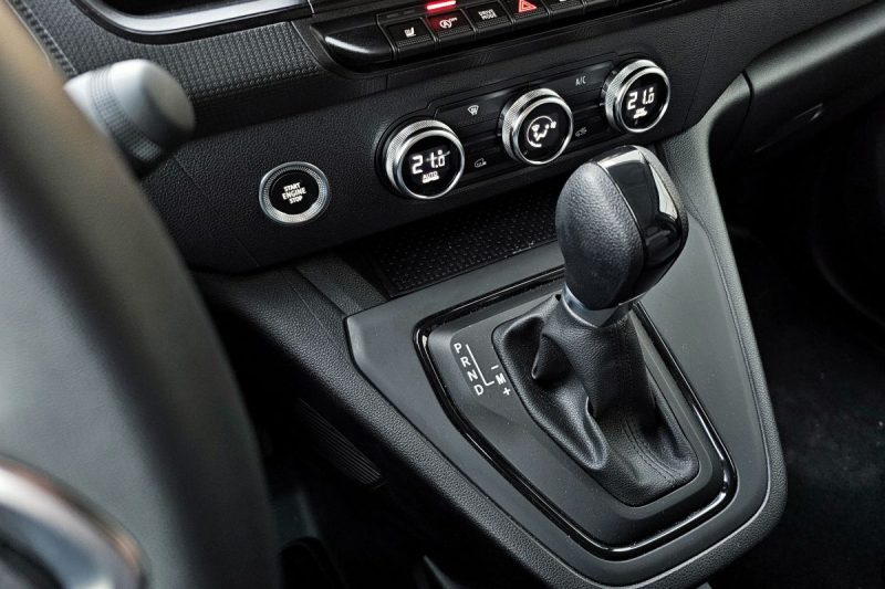 Test Renault Kangoo Van L2H1 Extra Blue dCi 115 EDC (2024)