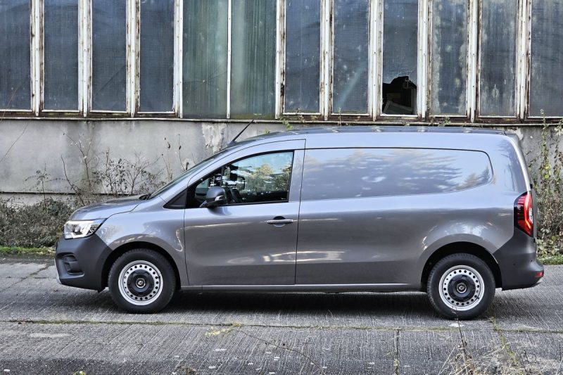 Test Renault Kangoo Van L2H1 Extra Blue dCi 115 EDC (2024)