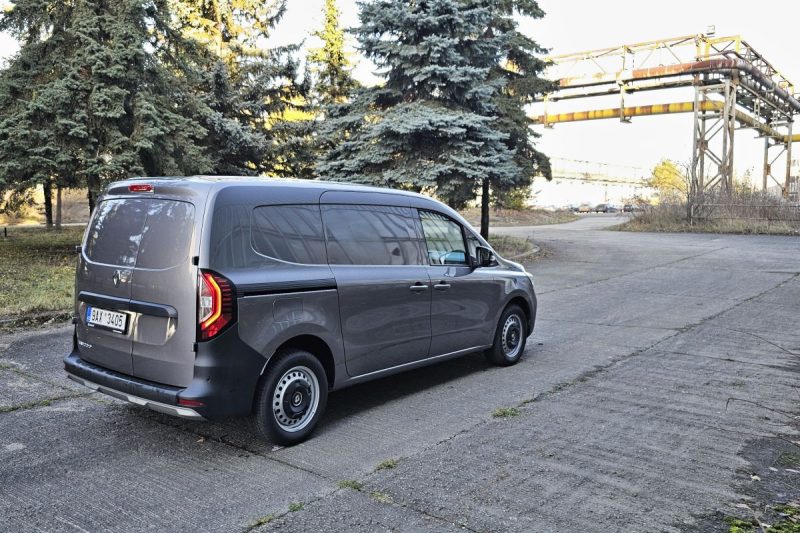 Test Renault Kangoo Van L2H1 Extra Blue dCi 115 EDC (2024)