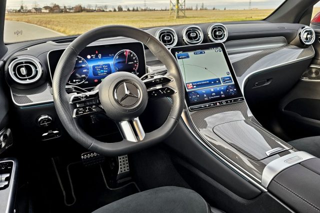 Test Mercedes-Benz GLC 300 de 4MATIC kupé | naftový plug-in hybrid (2024)