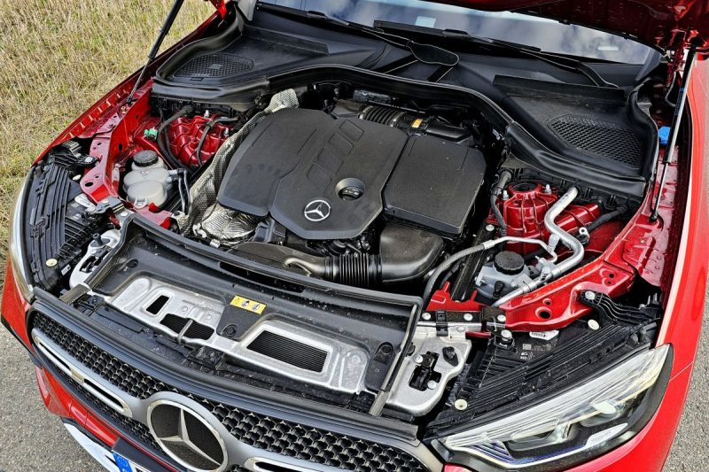 Test Mercedes-Benz GLC 300 de 4MATIC kupé | naftový plug-in hybrid (2024)
