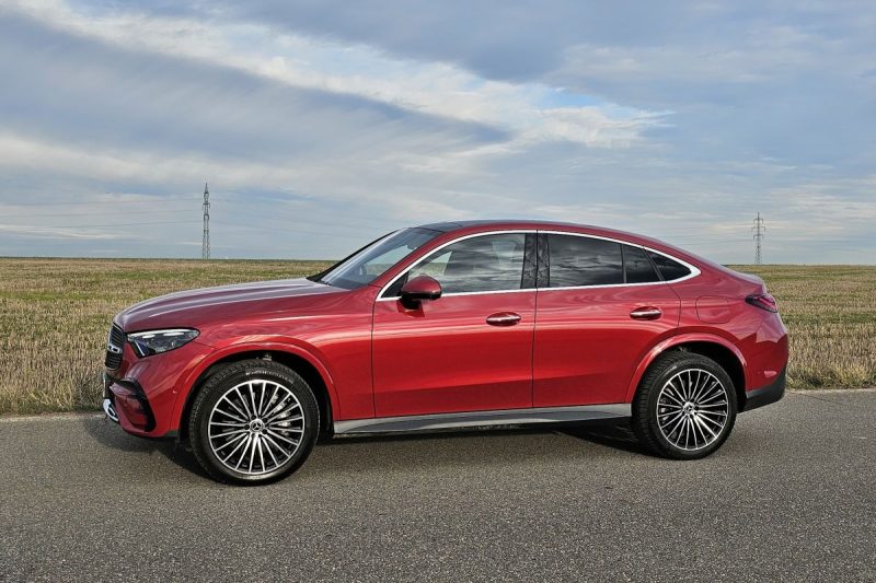 Test Mercedes-Benz GLC 300 de 4MATIC kupé | naftový plug-in hybrid (2024)
