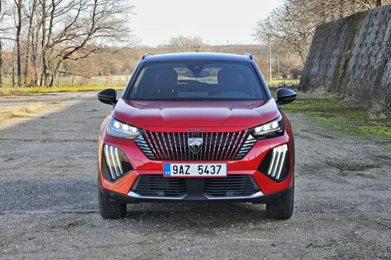 Test Peugeot 2008 GT PureTech 130 EAT8 (2024)