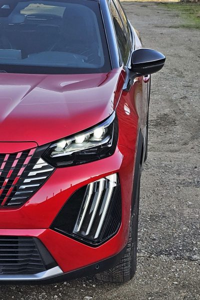 Test Peugeot 2008 GT PureTech 130 EAT8 (2024)